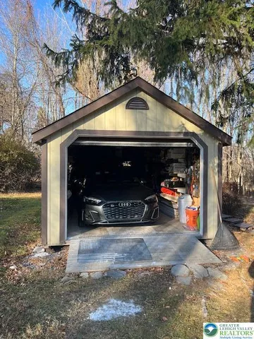 $300,000 | 536 Highland Drive, East Stroudsburg, PA 18302