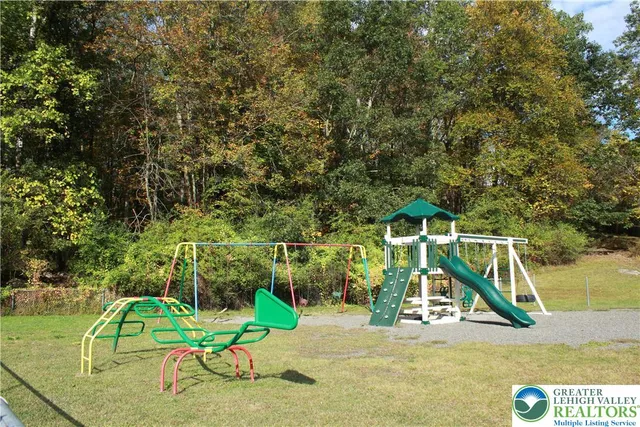 $300,000 | 536 Highland Drive, East Stroudsburg, PA 18302