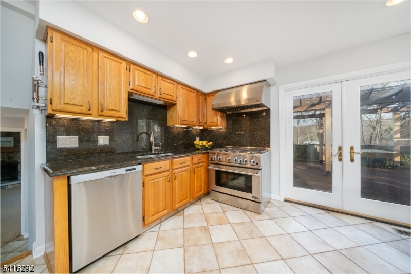 32 Deerfield Road Mendham, NJ 07945 - Photo 12 of 50