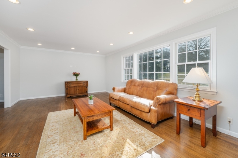 32 Deerfield Road Mendham, NJ 07945 - Photo 5 of 50