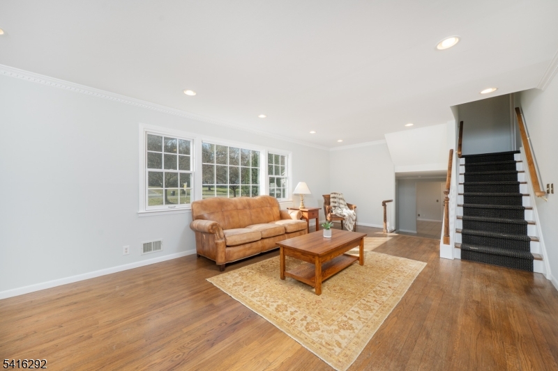 32 Deerfield Road Mendham, NJ 07945 - Photo 7 of 50