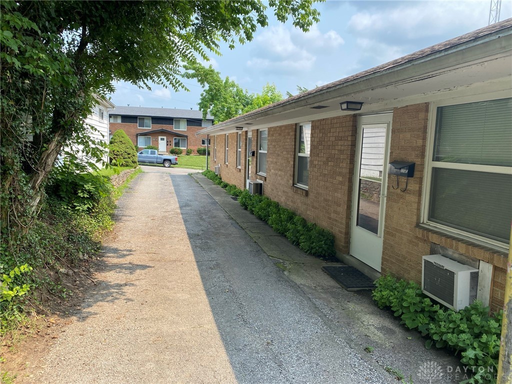 226 East Nottingham Road Dayton, OH 45405 - Photo 2 of 31 Gallery Image 2