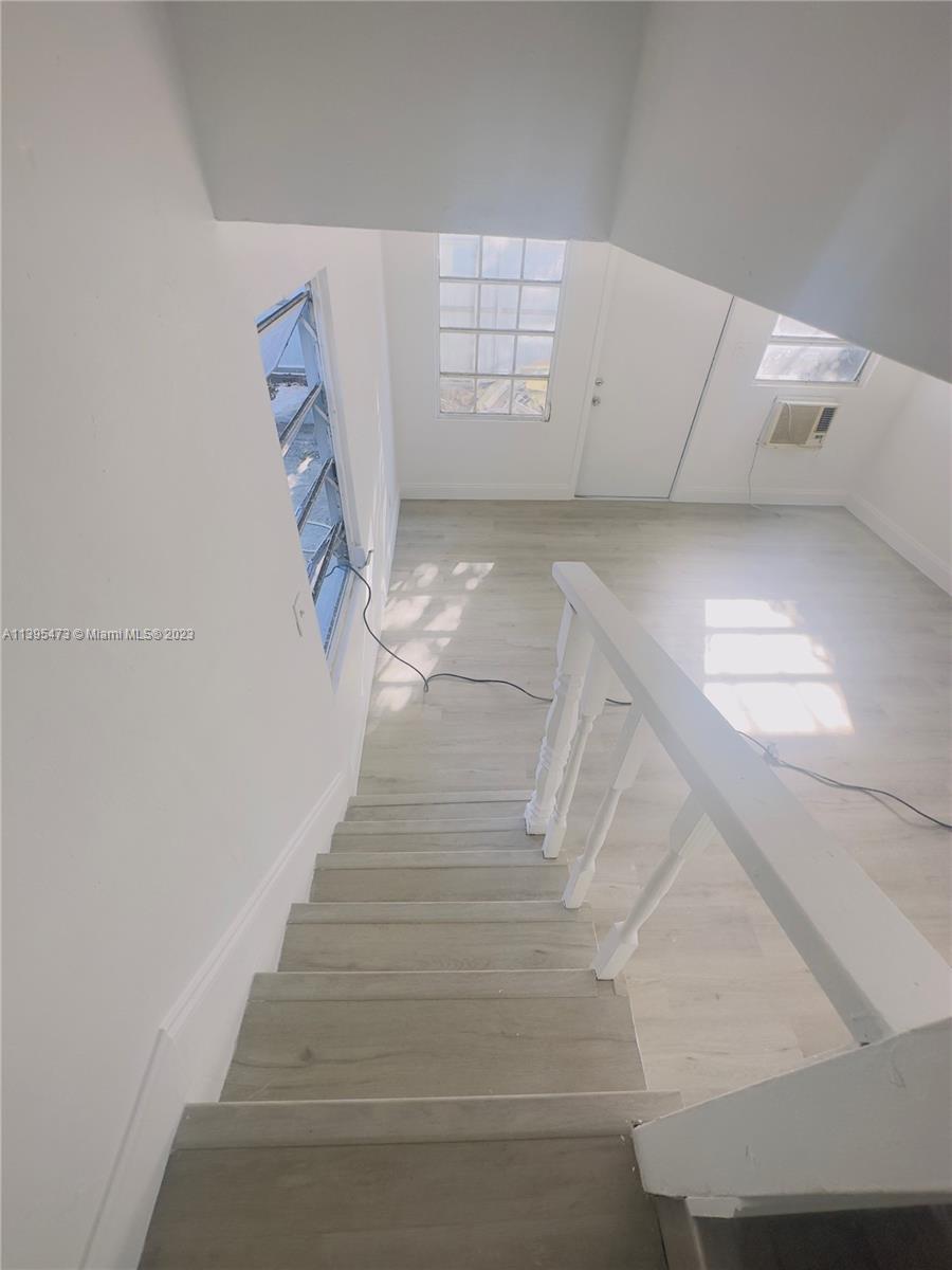 276 East 12th Street Hialeah, FL 33010 - Photo 23 of 27 a view of entryway