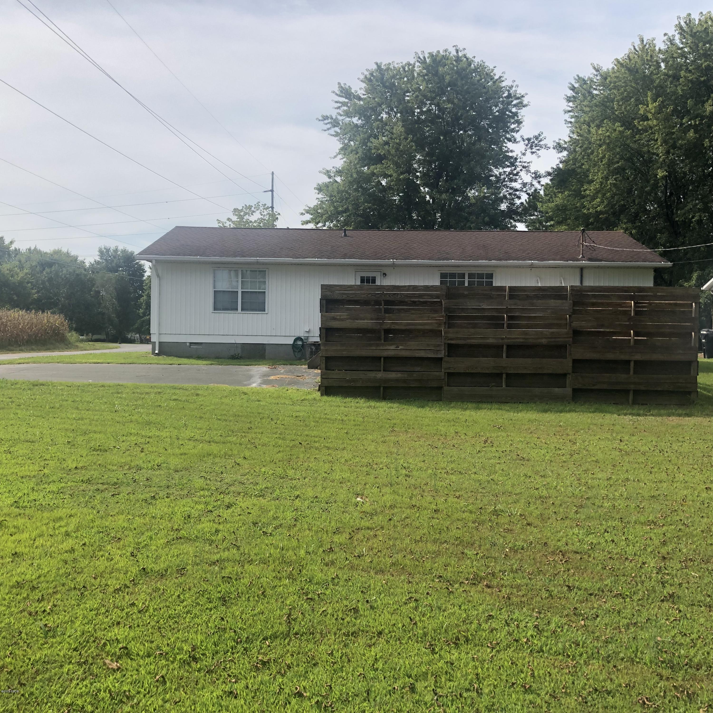 999 Country Club Road Metropolis, IL 62960 - Photo 7 of 21