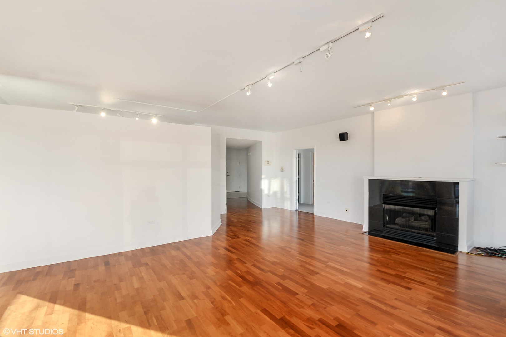 1260 West Washington Boulevard, Unit 504 Chicago, IL 60607 - Photo 3 of 10