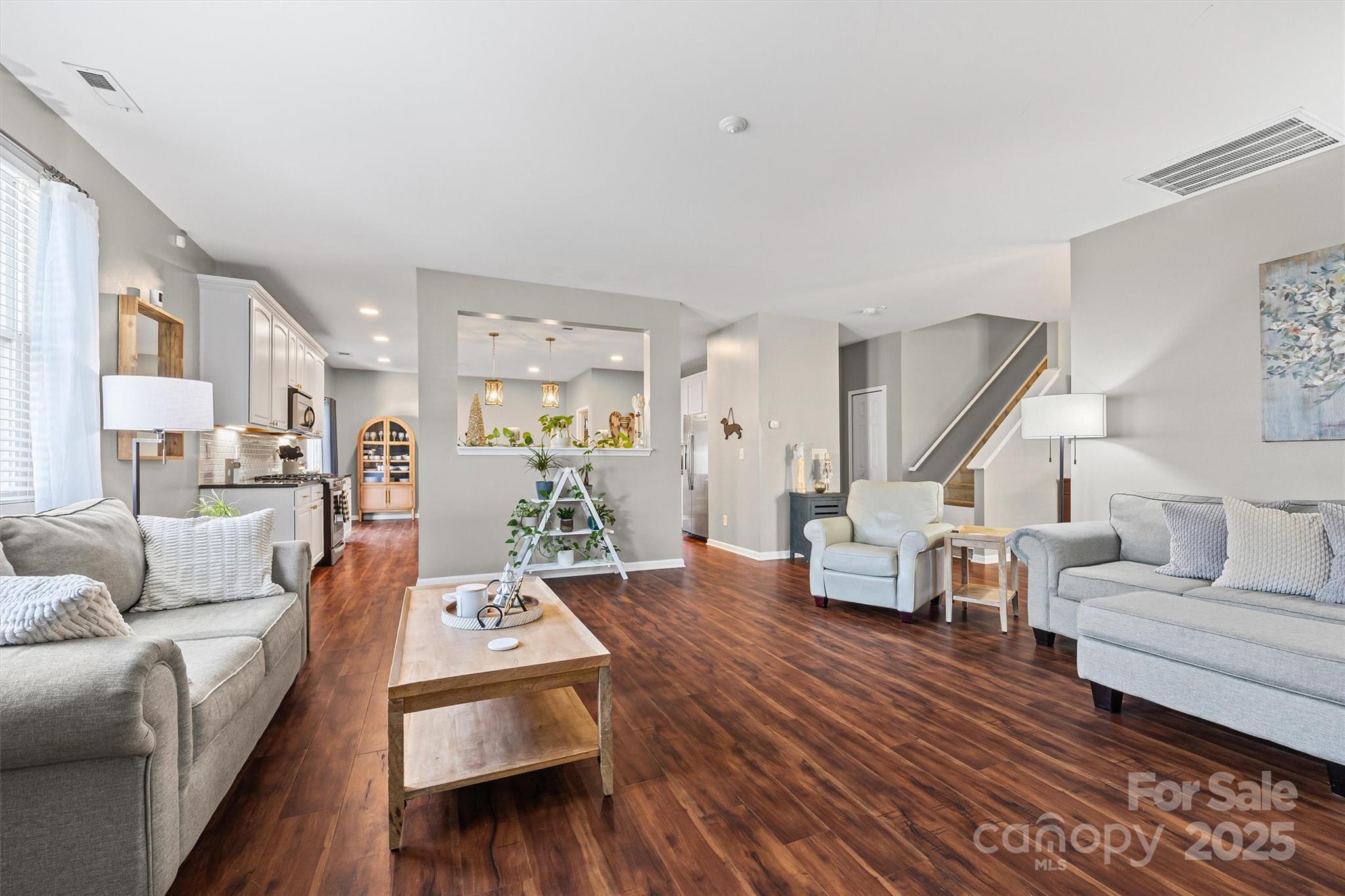 422 Garden Grove Road Fort Mill, SC 29708 - Photo 5 of 39 a living room with furniture and a table