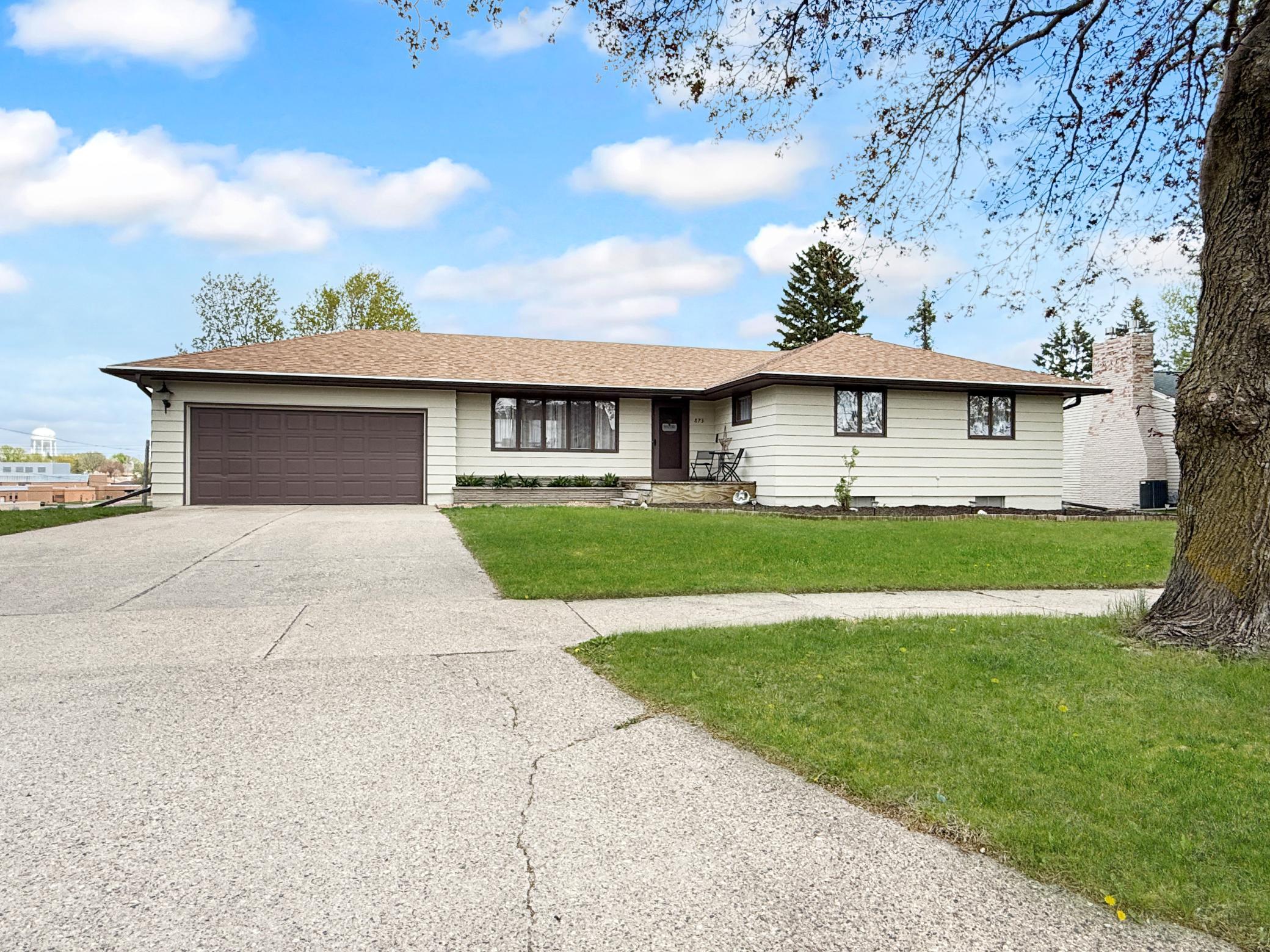 873 South Hampton Street Fairmont, MN 56031 - Photo 2 of 39