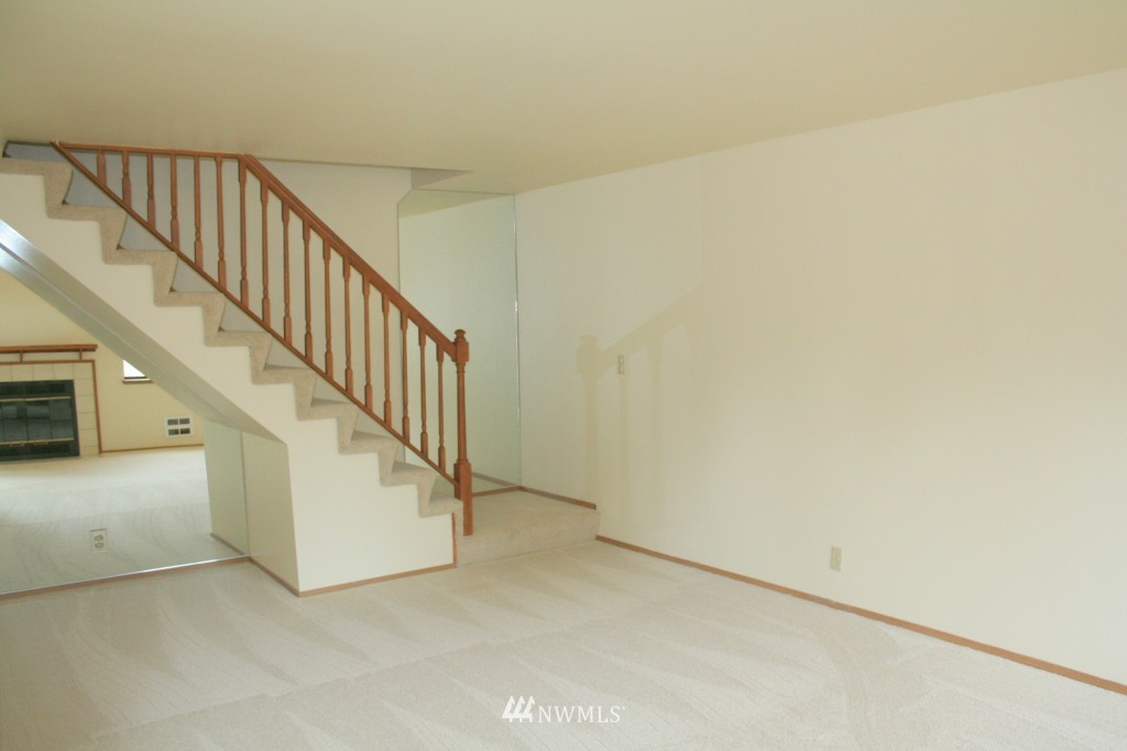 1533 201st Place Southeast, Unit 13CC Bothell, WA 98012 - Photo 5 of 14 Gallery Image 5