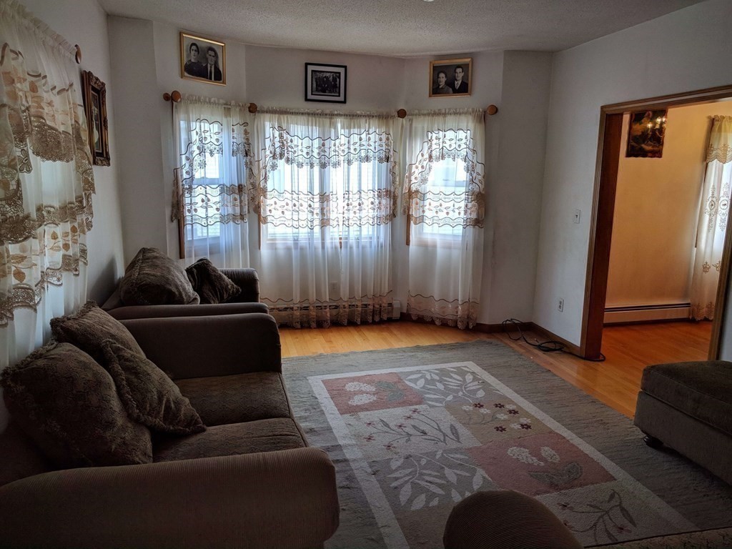 19 Rapalus Street Springfield, MA 01151 - Photo 8 of 34 Gallery Image 8