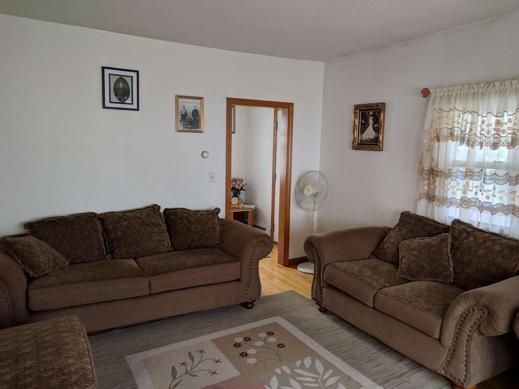 19 Rapalus Street Springfield, MA 01151 - Photo 9 of 34 Gallery Image 9