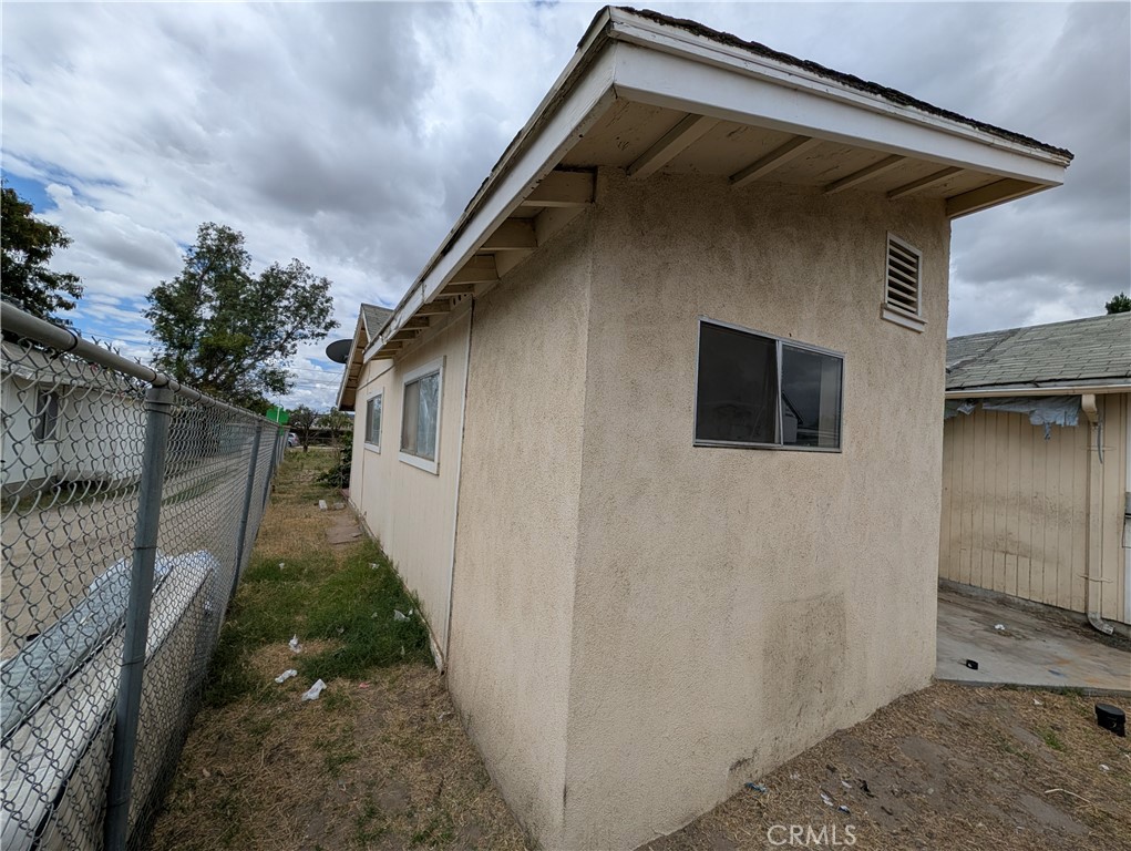 219 Maple Street Colton, CA 92324 - Photo 10 of 20