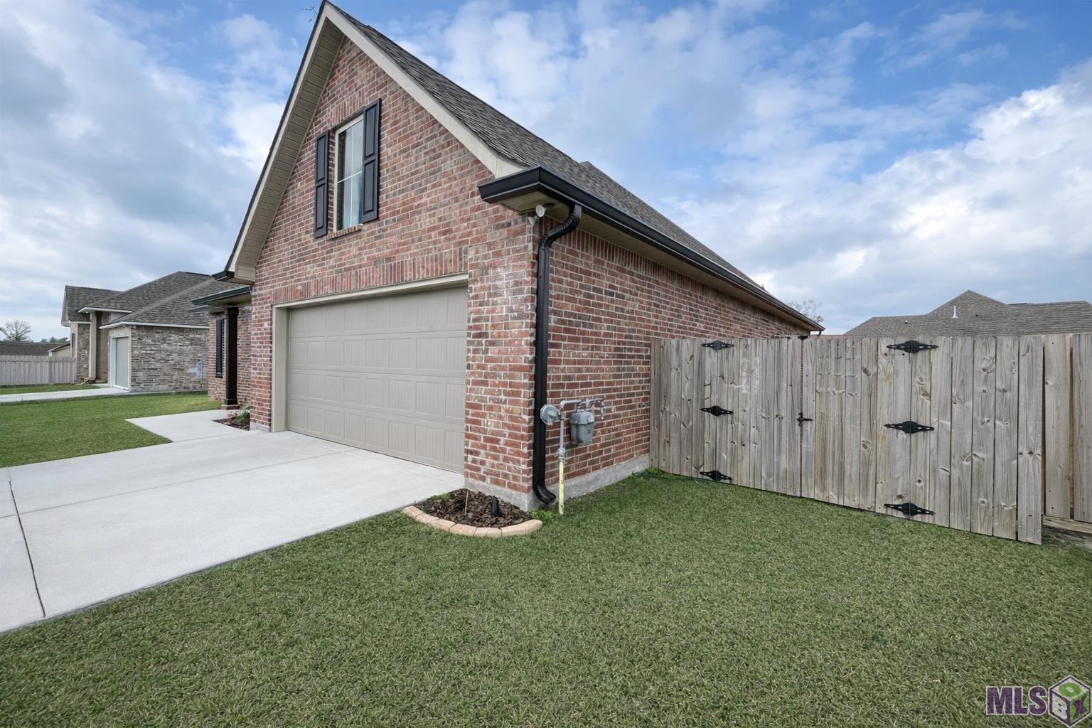 343 Modesto Drive Houma, LA 70364 - Photo 3 of 17