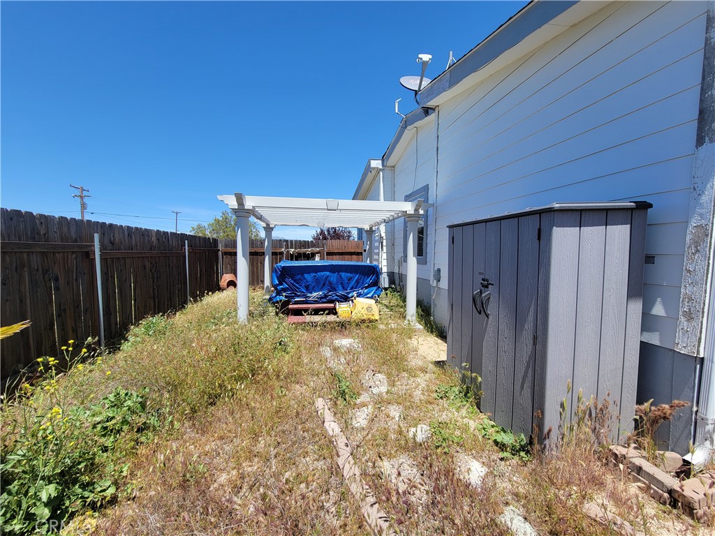58804 Ramsey Road Anza, CA 92539 - Photo 40 of 51 a view of backyard with tub