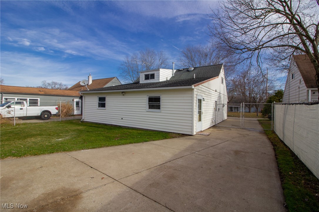 262 Idlewood Road Youngstown, OH 44515 - Photo 38 of 44
