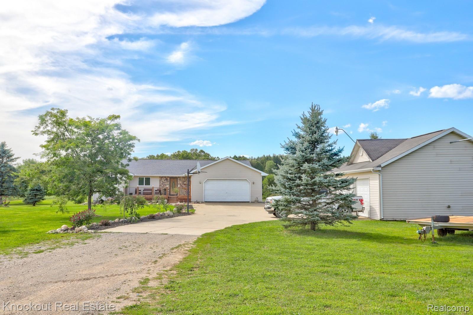 3435 Marathon Road Columbiaville, MI 48421 - Photo 3 of 74 3435 Marathon Rd 48421-2.jpg