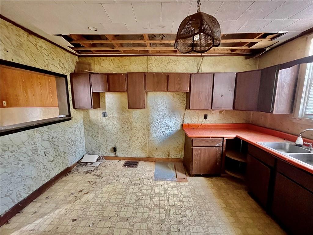 506 West 9th Street Rochester, IN 46975 - Photo 9 of 61