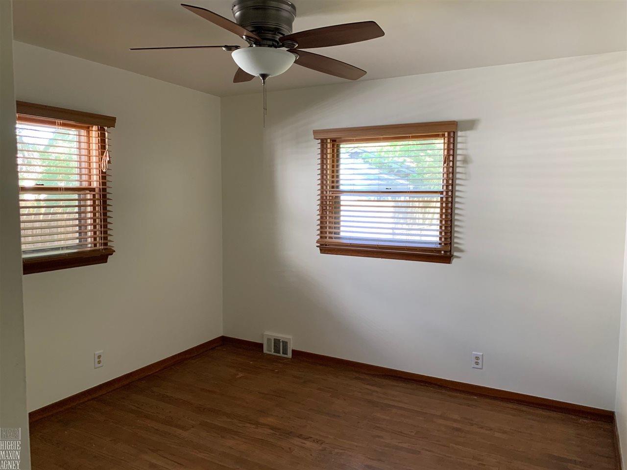 198 Moross Road Grosse Pointe, MI 48236 - Photo 6 of 8 31379989-5.JPG