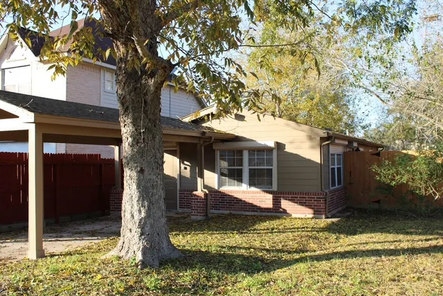 $1,600 | 8201 Tareyton Lane, Houston, TX 77075