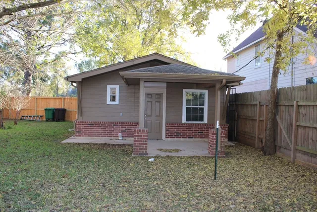 $1,600 | 8201 Tareyton Lane, Houston, TX 77075