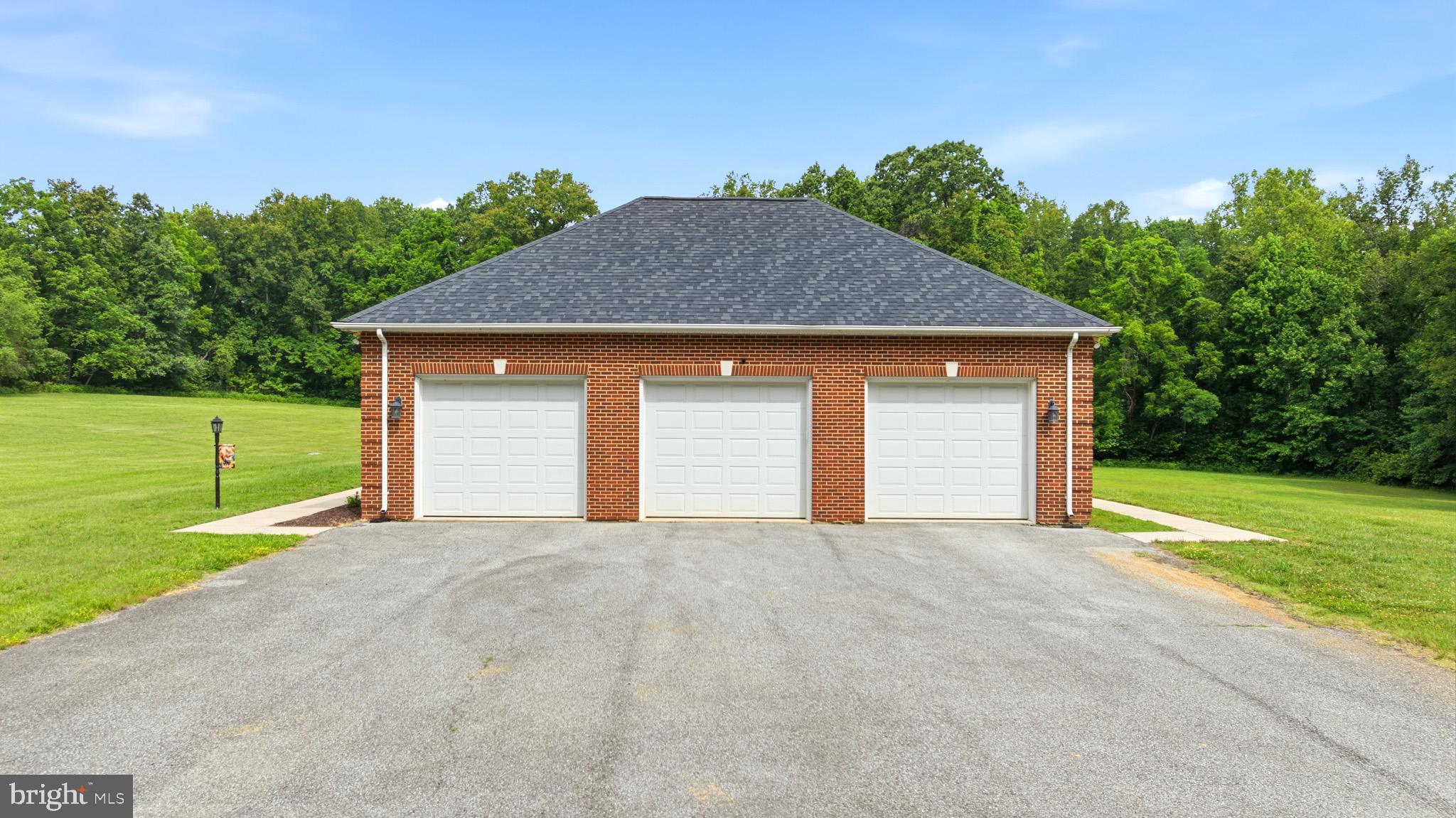 4570 Hawthorne Road Indian Head, MD 20640 - Photo 3 of 82 3 car attached garage