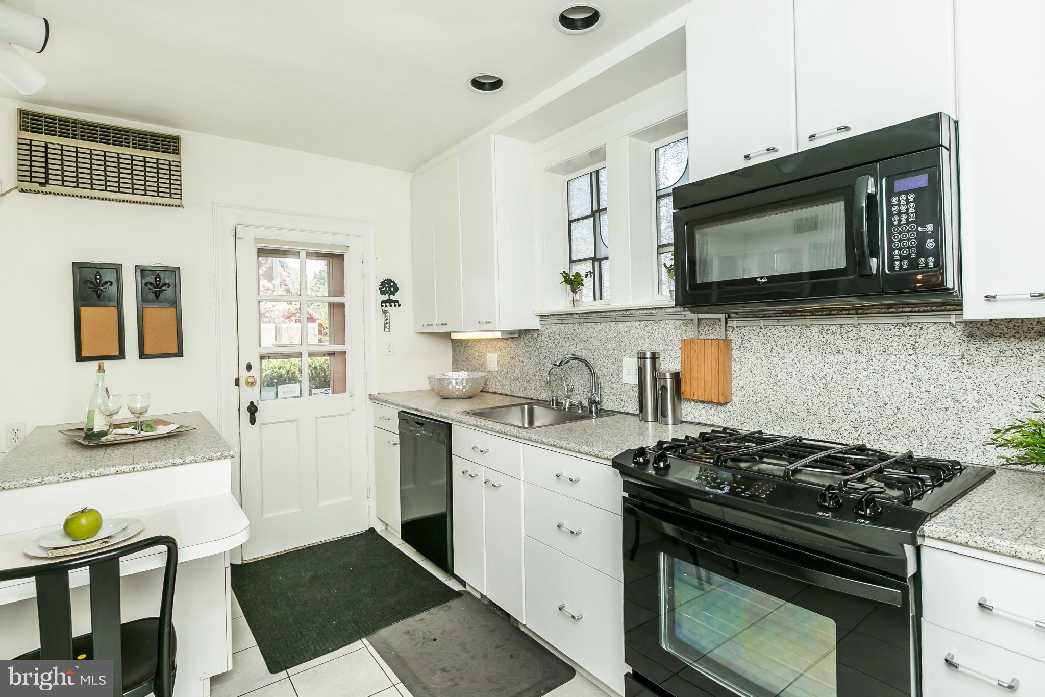 2417 Briarwood Road Baltimore, MD 21209 - Photo 10 of 30 Kitchen