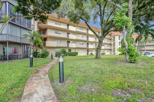 $155,000 | 6200 South Falls Cir Drive, Unit 202, Lauderhill, FL 33319