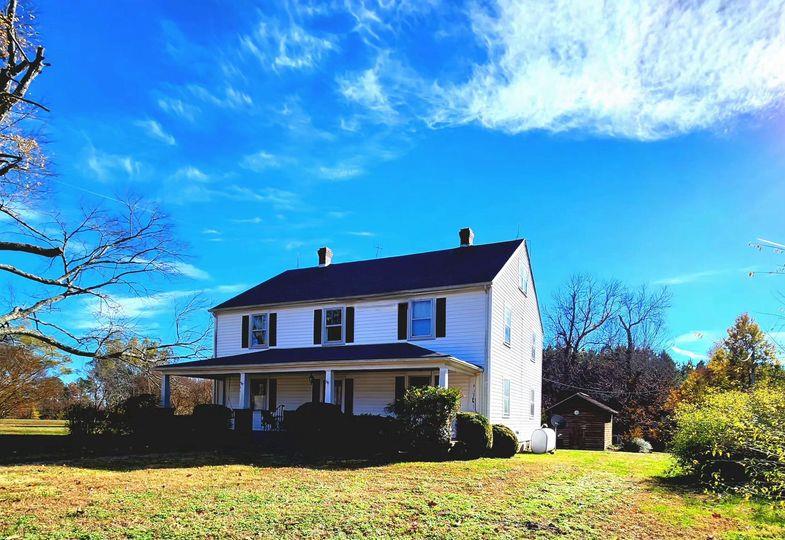 3611 West Courthouse Road Crewe, VA 23930 - Photo 1 of 37 Gallery Image 1