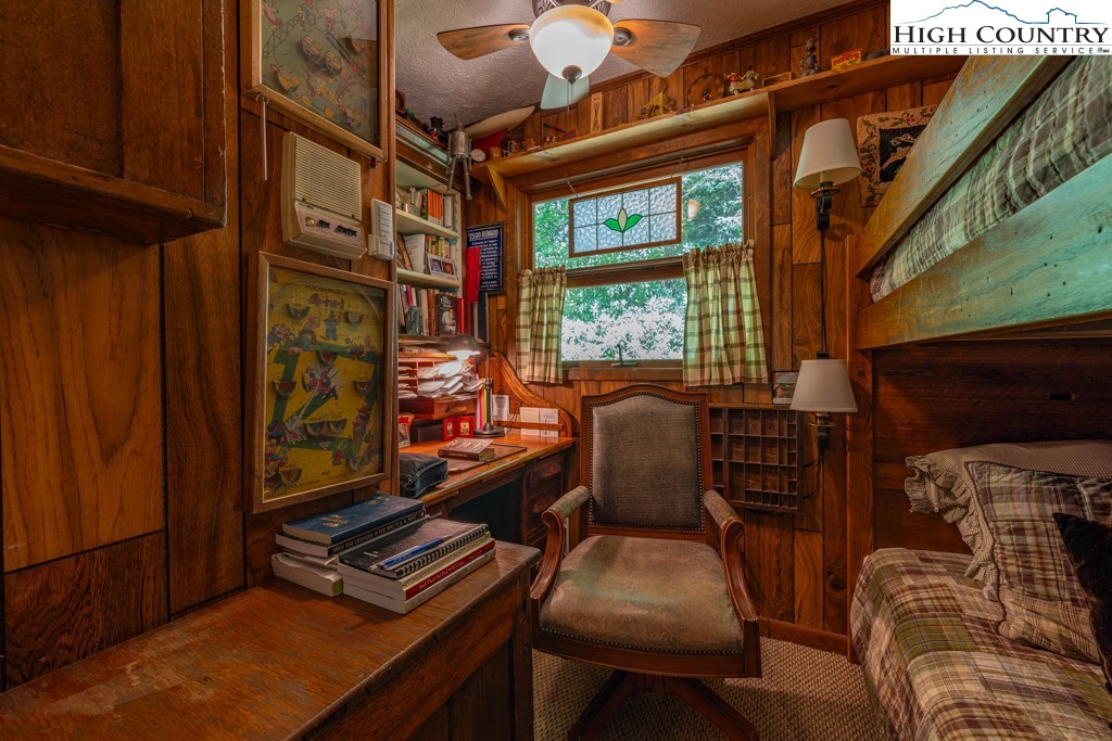 307 Lakeview Road Newland, NC 28657 - Photo 26 of 49 a outdoor living space with furniture