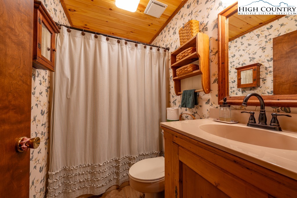 307 Lakeview Road Newland, NC 28657 - Photo 27 of 49