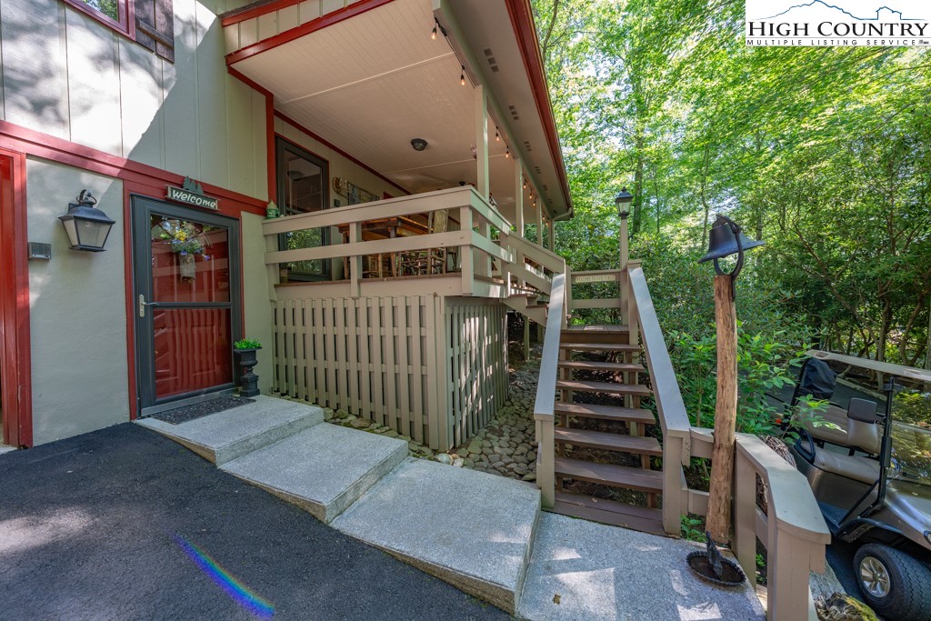 307 Lakeview Road Newland, NC 28657 - Photo 8 of 49 a view of entryway with a front door