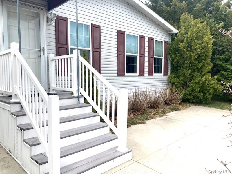 1661 Old Country Road, Unit 348 Riverhead, NY 11901 - Photo 3 of 4