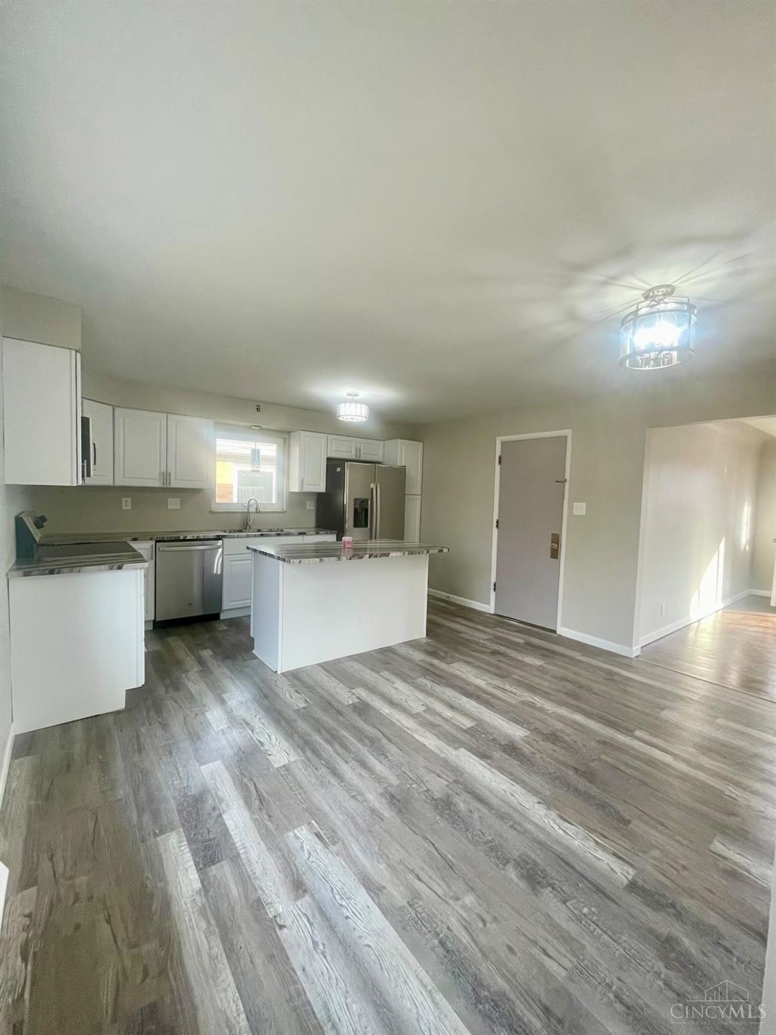 5346 Foley Road Cincinnati, OH 45238 - Photo 7 of 20
