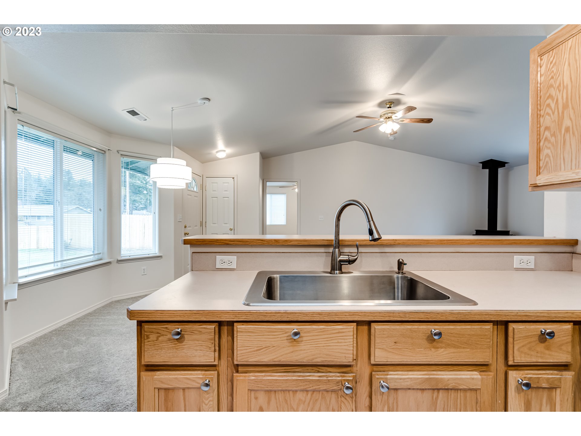 25128 Perkins Road Veneta, OR 97487 - Photo 5 of 28 Gallery Image 5