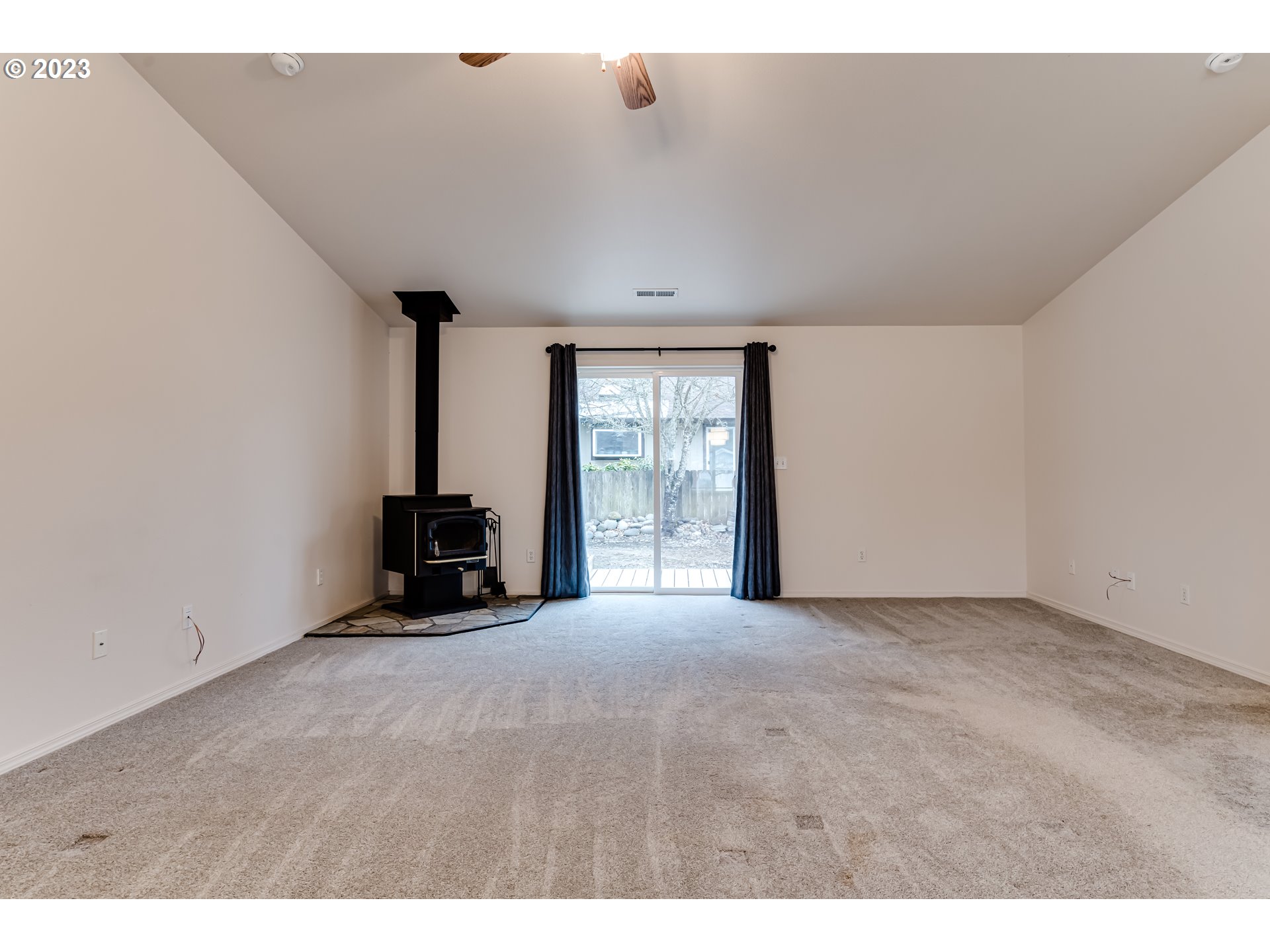 25128 Perkins Road Veneta, OR 97487 - Photo 6 of 28 Gallery Image 6