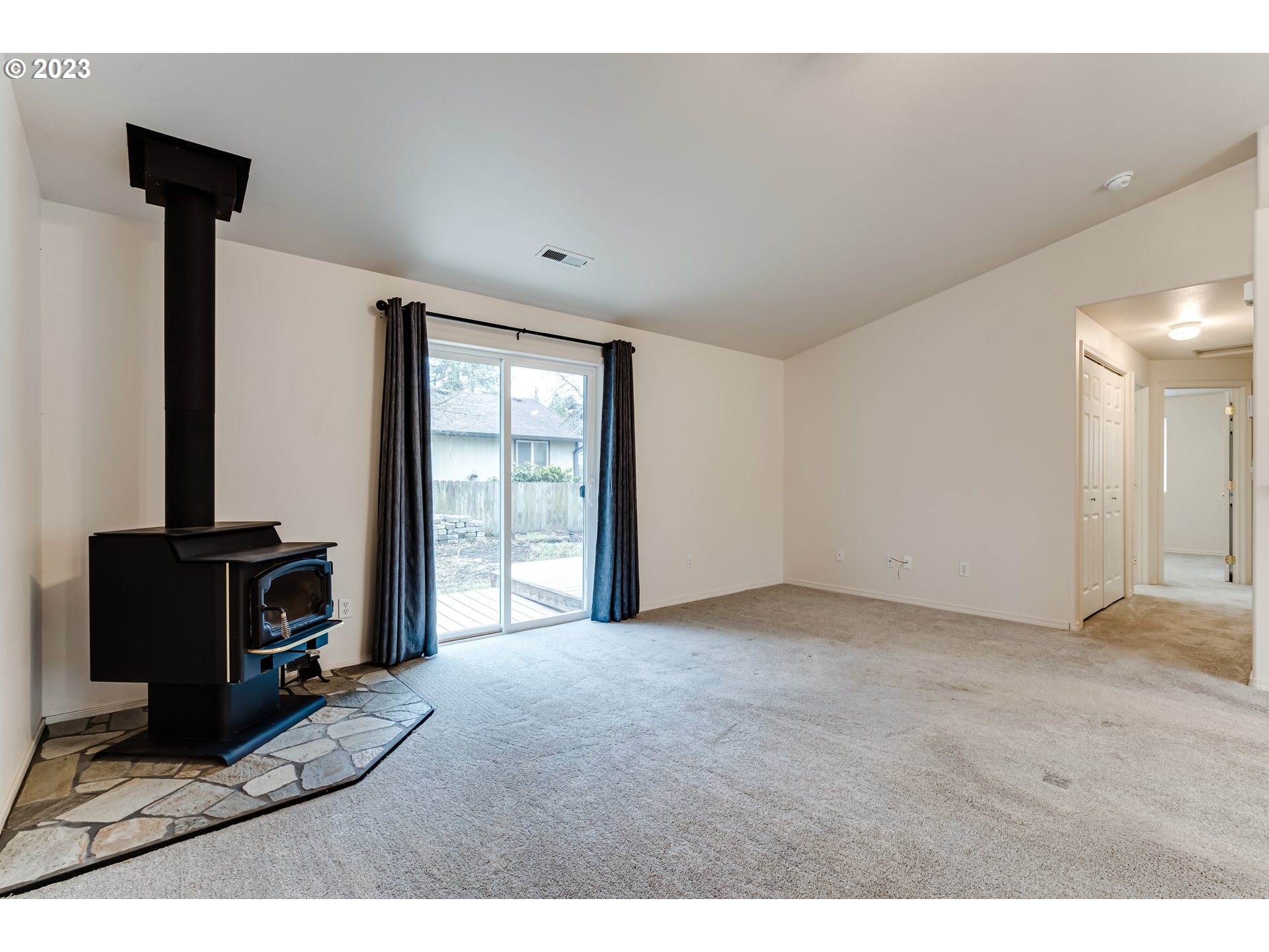 25128 Perkins Road Veneta, OR 97487 - Photo 8 of 28 Gallery Image 8