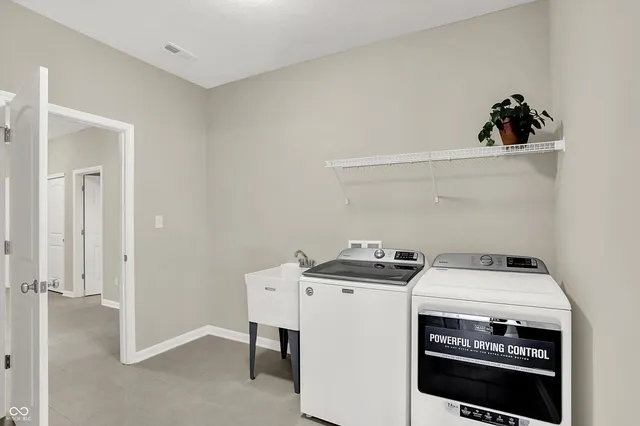 $437,700 | 1629 Tupelo Drive, Greenfield, IN 46140