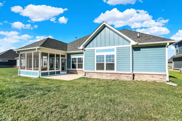 $437,700 | 1629 Tupelo Drive, Greenfield, IN 46140