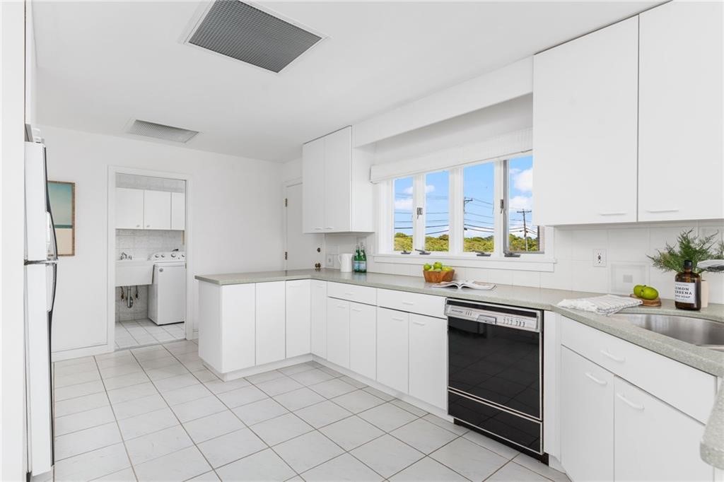 160 Sand Hill Cove Road Narragansett, RI 02882 - Photo 12 of 41