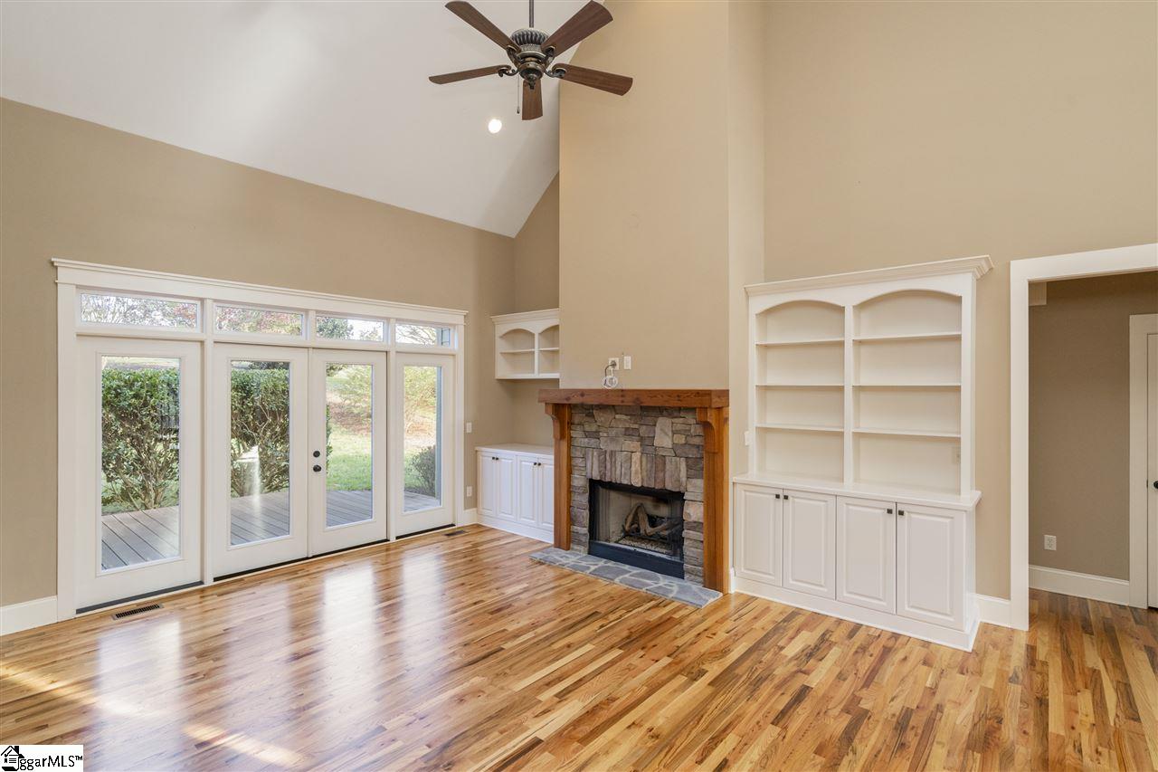 17 Kingsway Court Greer, SC 29651 - Photo 5 of 29