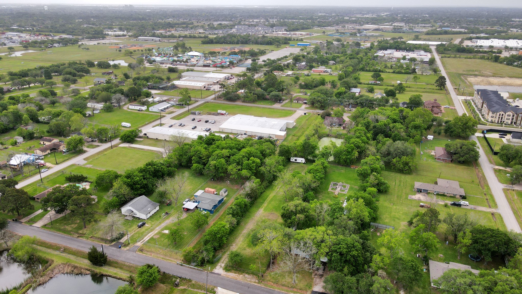 703 N Road Baytown, TX 77521 - Photo 14 of 34