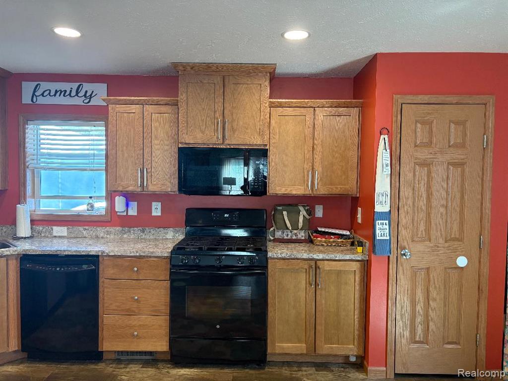 3615 Pineland Point Road Gladwin, MI 48624 - Photo 9 of 25