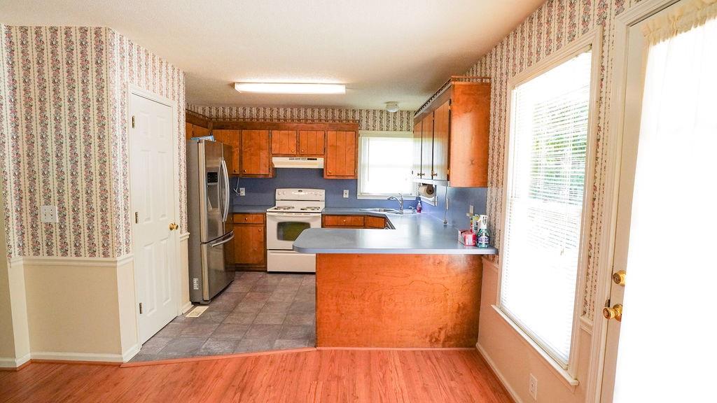 18 Azalea Drive Southeast Cartersville, GA 30121 - Photo 2 of 30