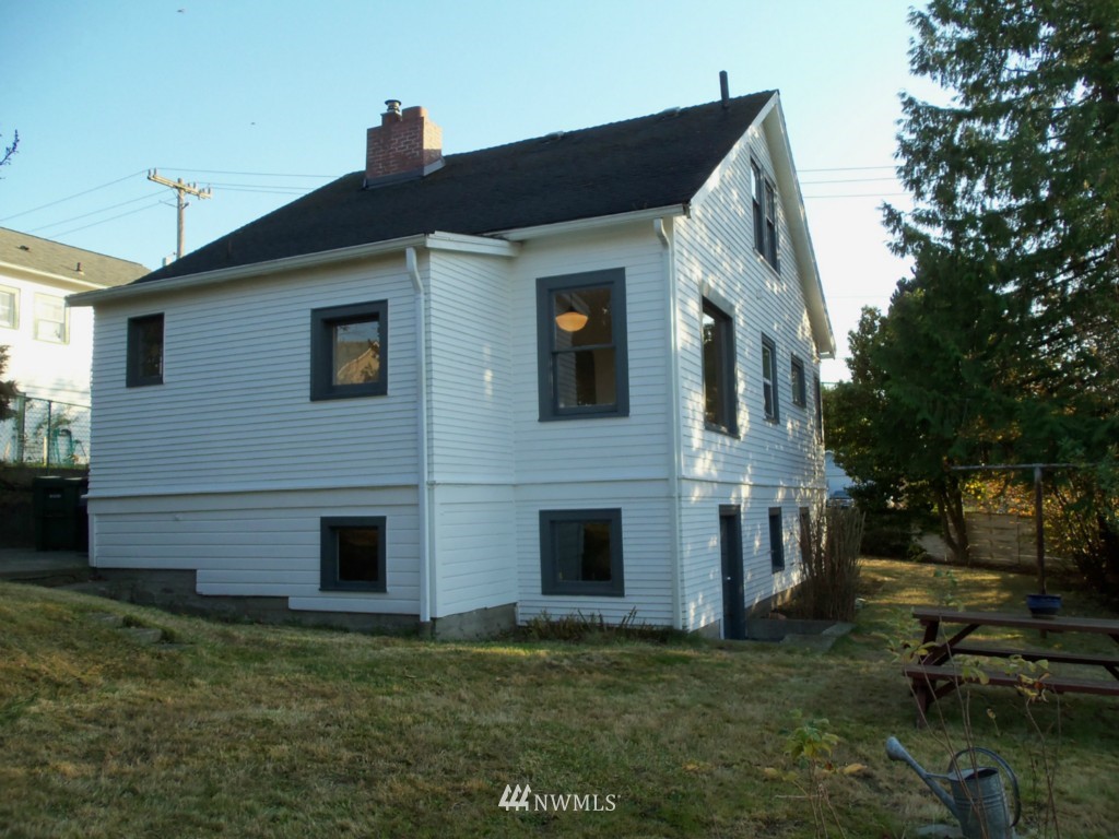 1306 Southwest Myrtle Street Seattle, WA 98106 - Photo 12 of 12 Gallery Image 12