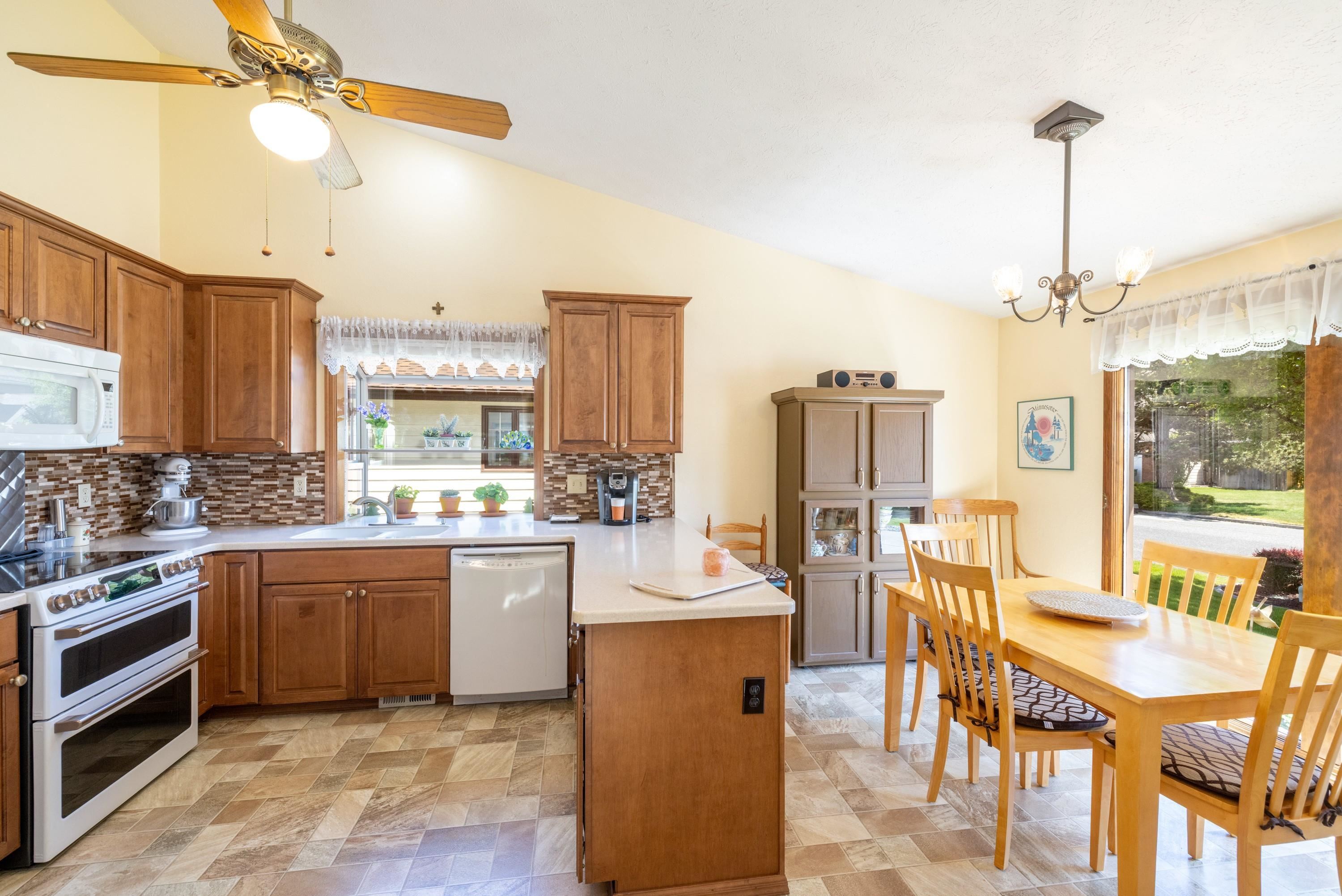9711 North Ridgecrest Drive Spokane, WA 99208 - Photo 6 of 44