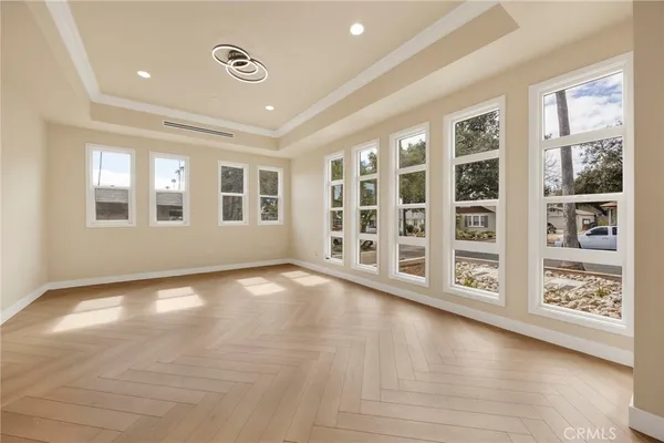 $8,000 | 74 South Oak Avenue, Pasadena, CA 91107