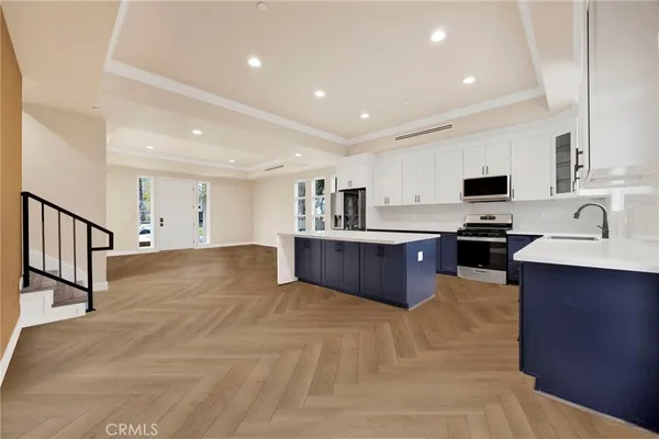 $8,000 | 74 South Oak Avenue, Pasadena, CA 91107