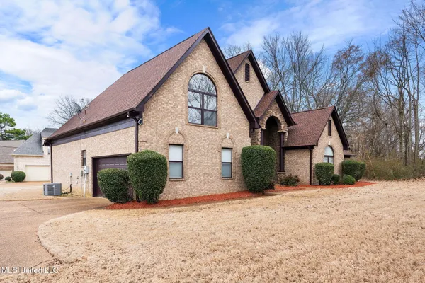 $427,000 | 9073 Lyon Cove, Olive Branch, MS 38654