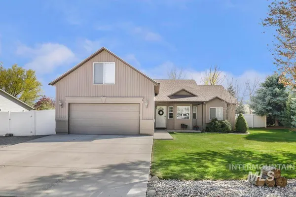 $445,900 | 2205 Mayberry Lane, Filer, ID 83328