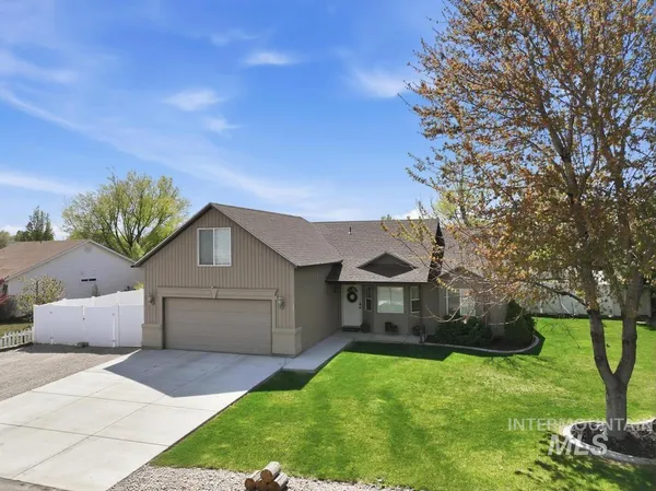 $445,900 | 2205 Mayberry Lane, Filer, ID 83328
