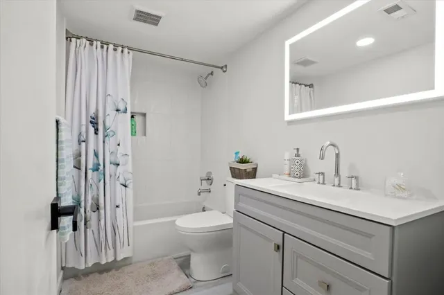 $3,000 | 1916 Shorewood Drive, Grapevine, TX 76051